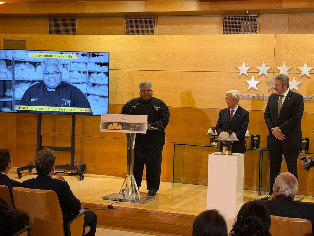 El cocinero Iván Clemente, premio a la Gastronomía Solidaria.