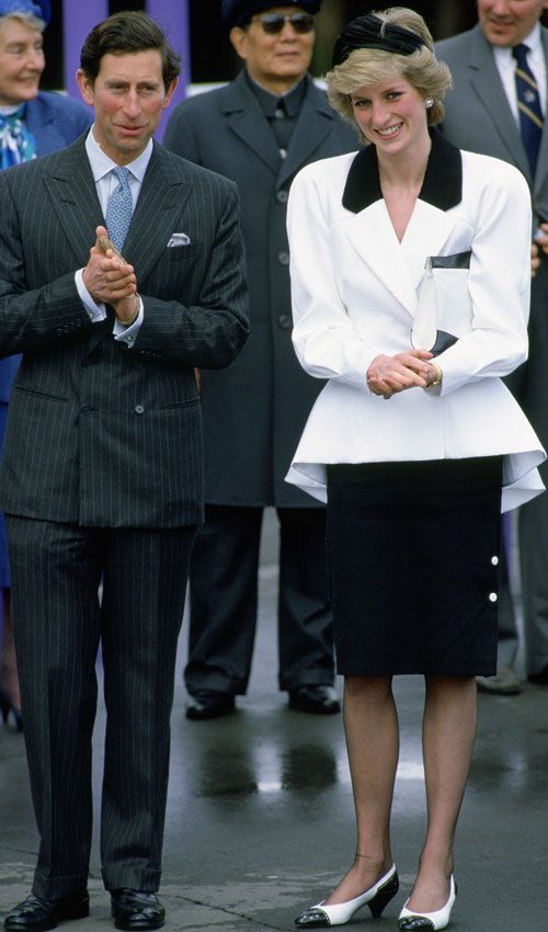 Diana de Gales con zapatos bicolor de tacón bajo