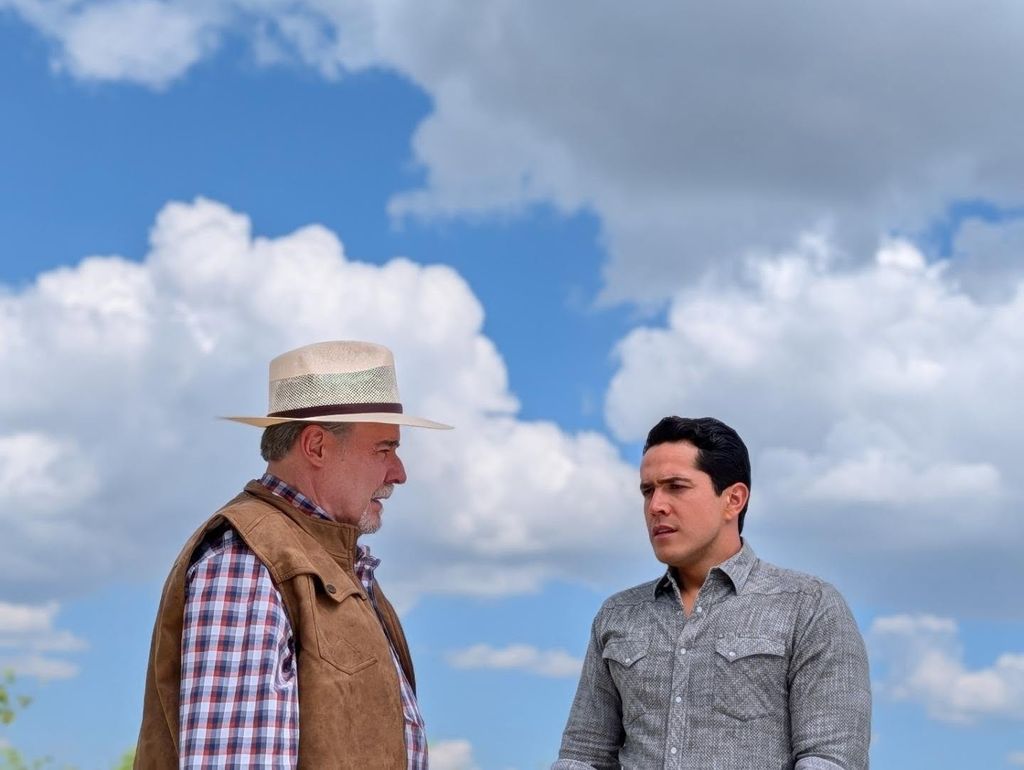 Mario Morán junto a César Évora, su mentor en 'Sabor A Ti'.