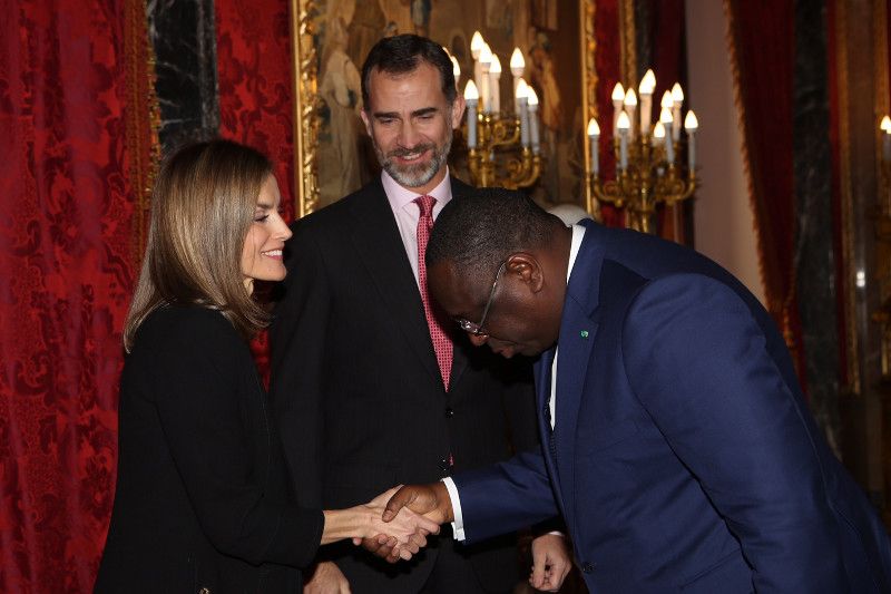 Los Reyes Felipe y Letizia junto al presidente de Senegal en el Palacio Real de Madrid
