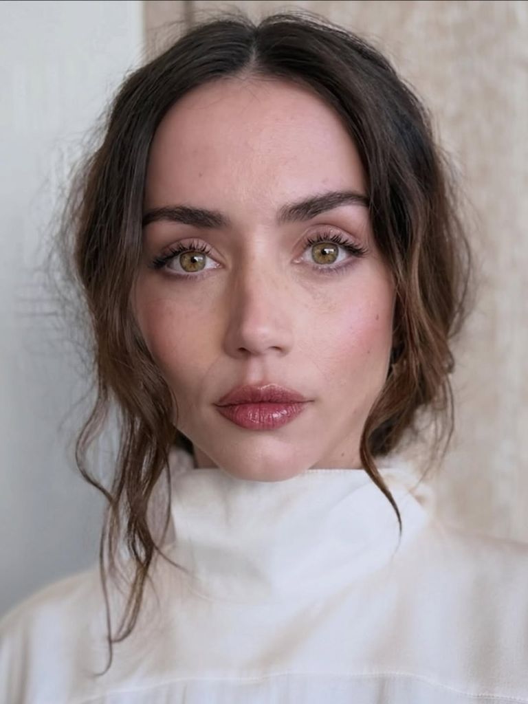 Ana de armas maquillaje paris