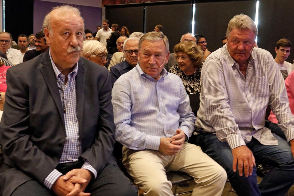 John Benjamin Toshack junto a los también entrenadores Vicente del Bosque y Javier Clemente