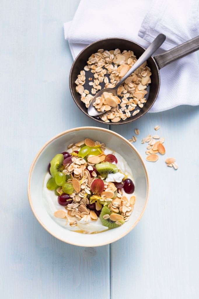 Esta fruta funciona muy bien como ingrediente para los bowls de desayuno mezclada con ingredientes como yogur natural, avena... 