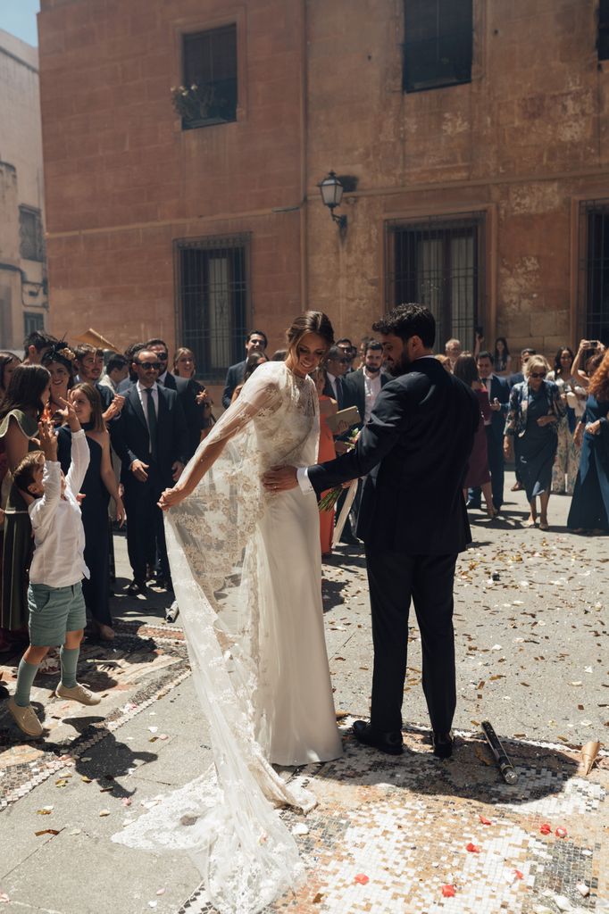 Boda en Elche con look de novia de Helena Mareque