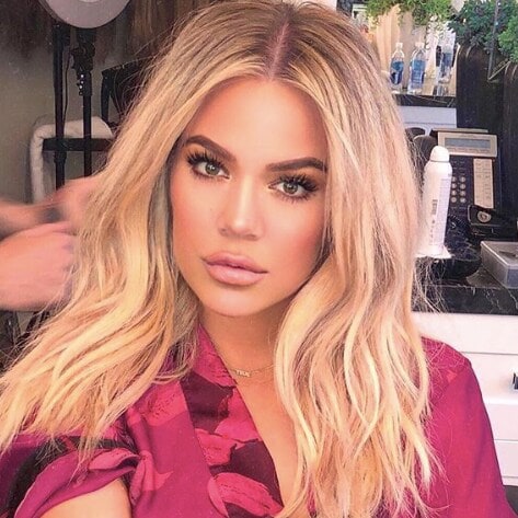 khlo kardashian con cabello rubio