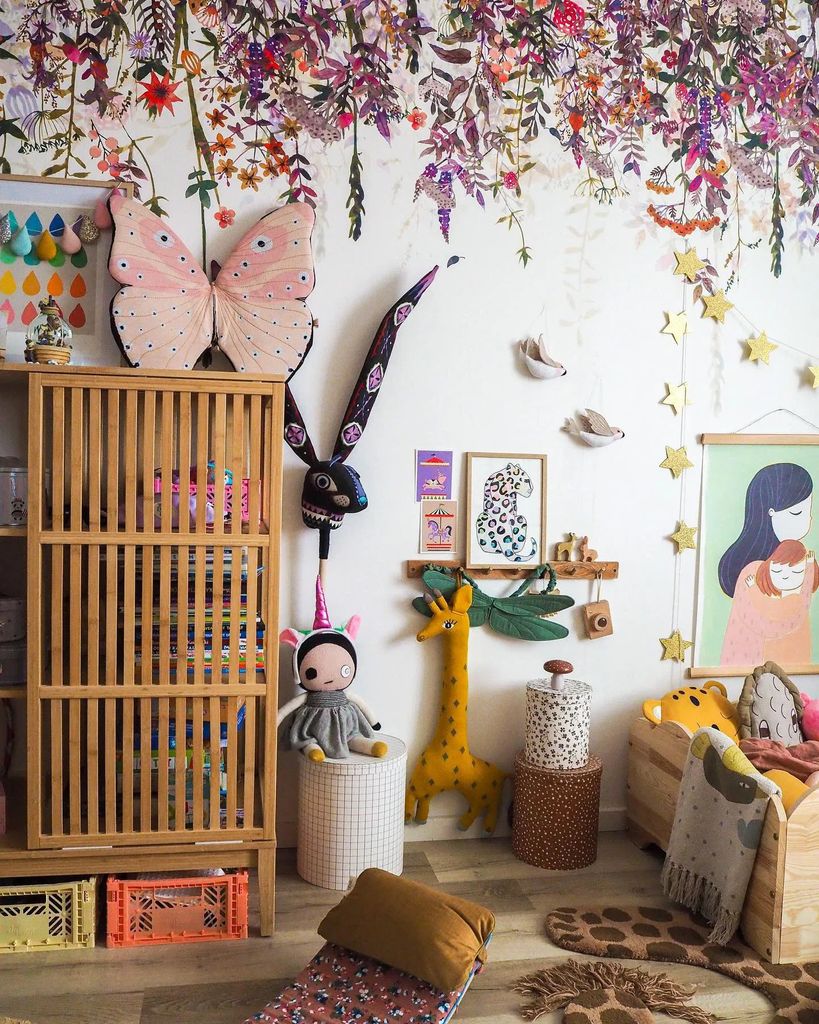 Habitación infantil con mural