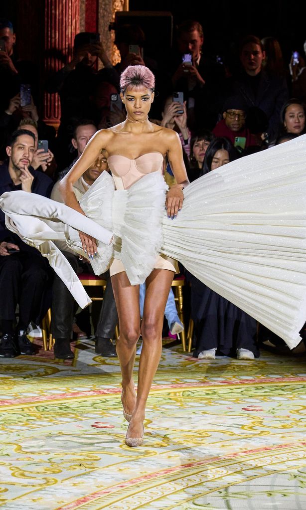 viktor amp rolf la rom ntica propuesta de su colecci n primavera verano2023
