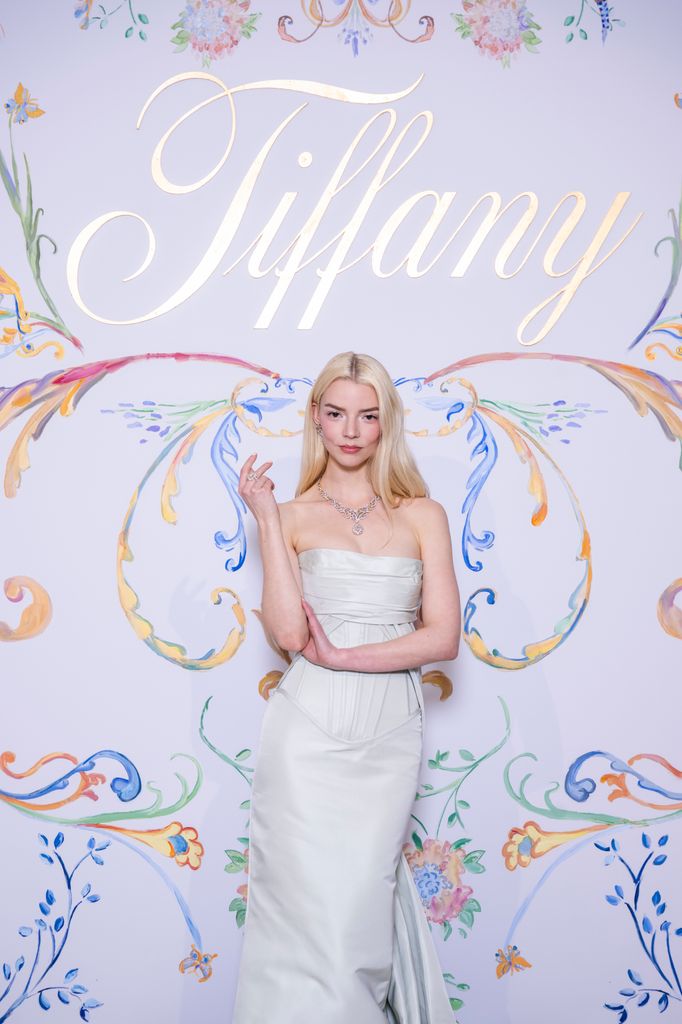 Anya Taylor-Joy, deslumbrante con tres piezas de joyería inigualables.