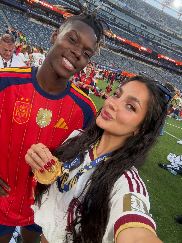 Ainhi García y Nico Williams en la final del Mundial