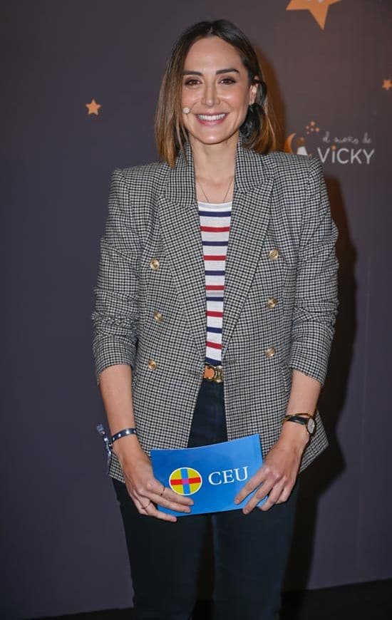 Tamara Falcó con blazer de cuadros