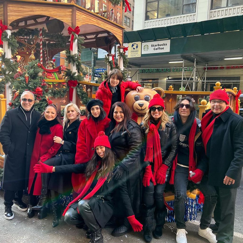 Los Estefan en el desfile de Thanksgiving en Nueva York