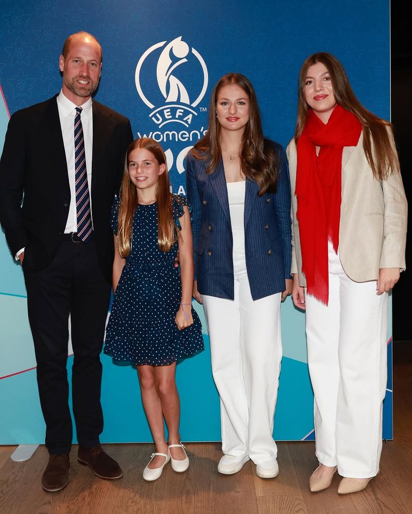 En la final de la Eurocopa femenina de fútbol con su hermana y Guillermo de Inglaterra, este con su hija Charlotte