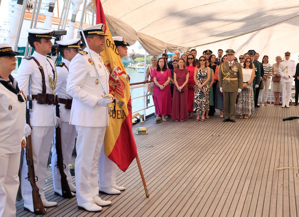 La princesa Leonor, abanderada en la jura de bandera a bordo del Juan  Sebastián Elcano en Cartagena de Indias