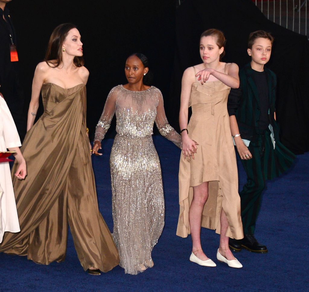 Knox Jolie Pitt y sus hermanos