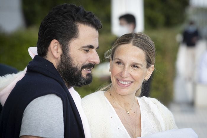 Carola Baleztena y Emiliano Suárez ya están en casa con su hija Juana