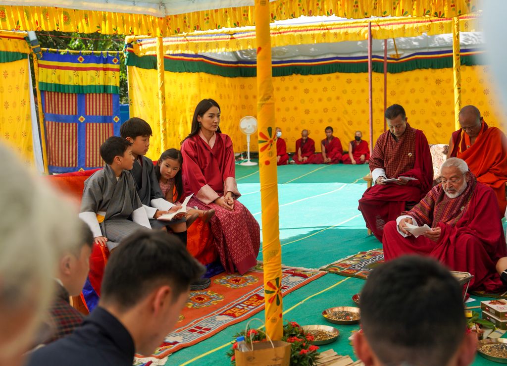 El plan más personal y trascendental de la reina de Bután: Jetsun Pema arranca una nueva era para el Himalaya con sus hijos como testigos