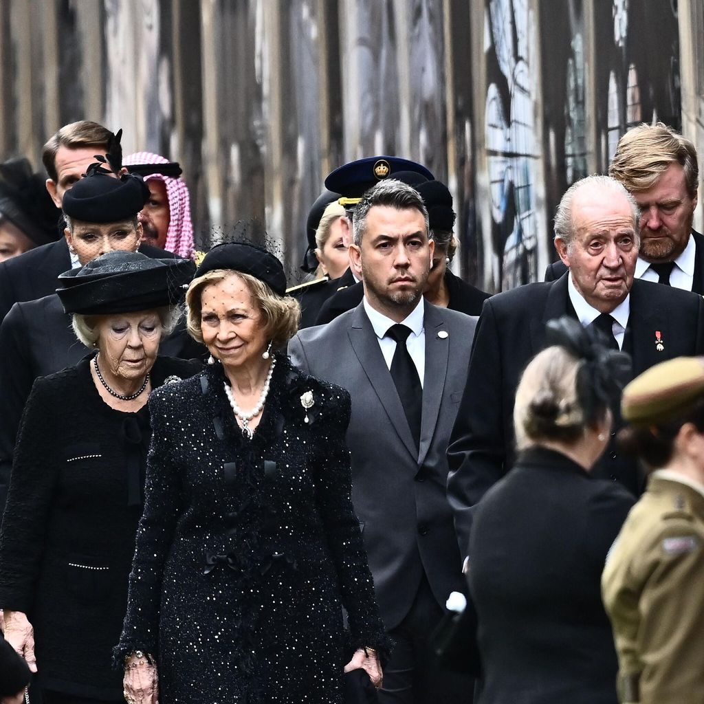 Reyes eméritos de España