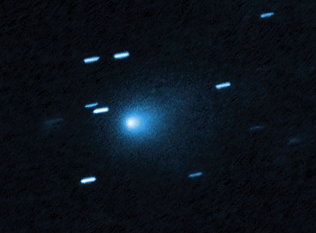 El Hubble capturó esta imagen del cometa interestelar 3I/ATLAS el 21 de julio de 2025, cuando se encontraba a 445 millones de kilómetros de la Tierra.