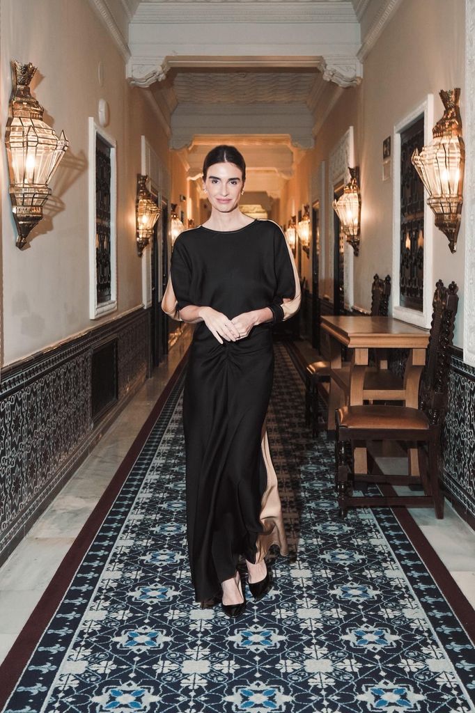 Paz Vega vestida de The IQ Collection para el Día de Andalucía 2026.