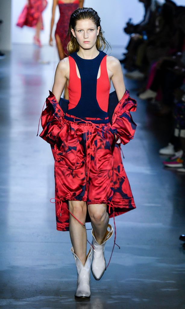 las rosas rojas ganan como estampado de 2020