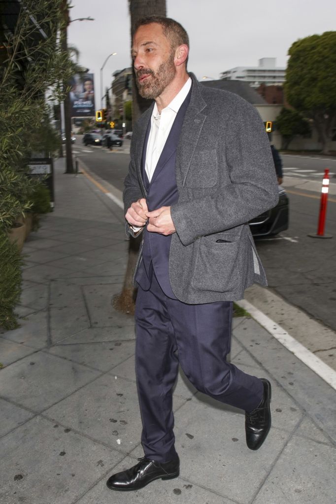 In a good mood, Ben Affleck said that single is treating it well.