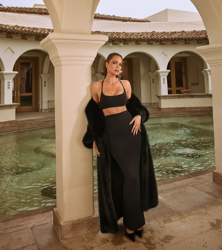 Khloé Kardashian atribuye gran parte de sus cambios físicos a la pérdida de peso a lo largo de los años.