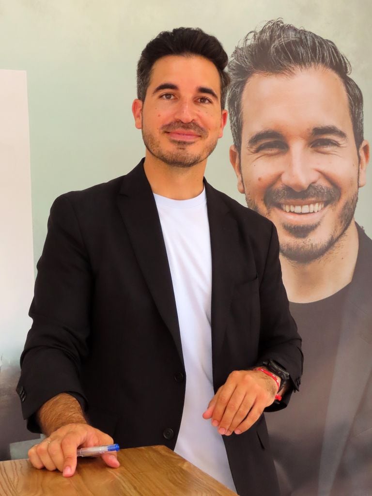 'El cuco de cristal' está basada en la novela homónimo de Javier Castillo