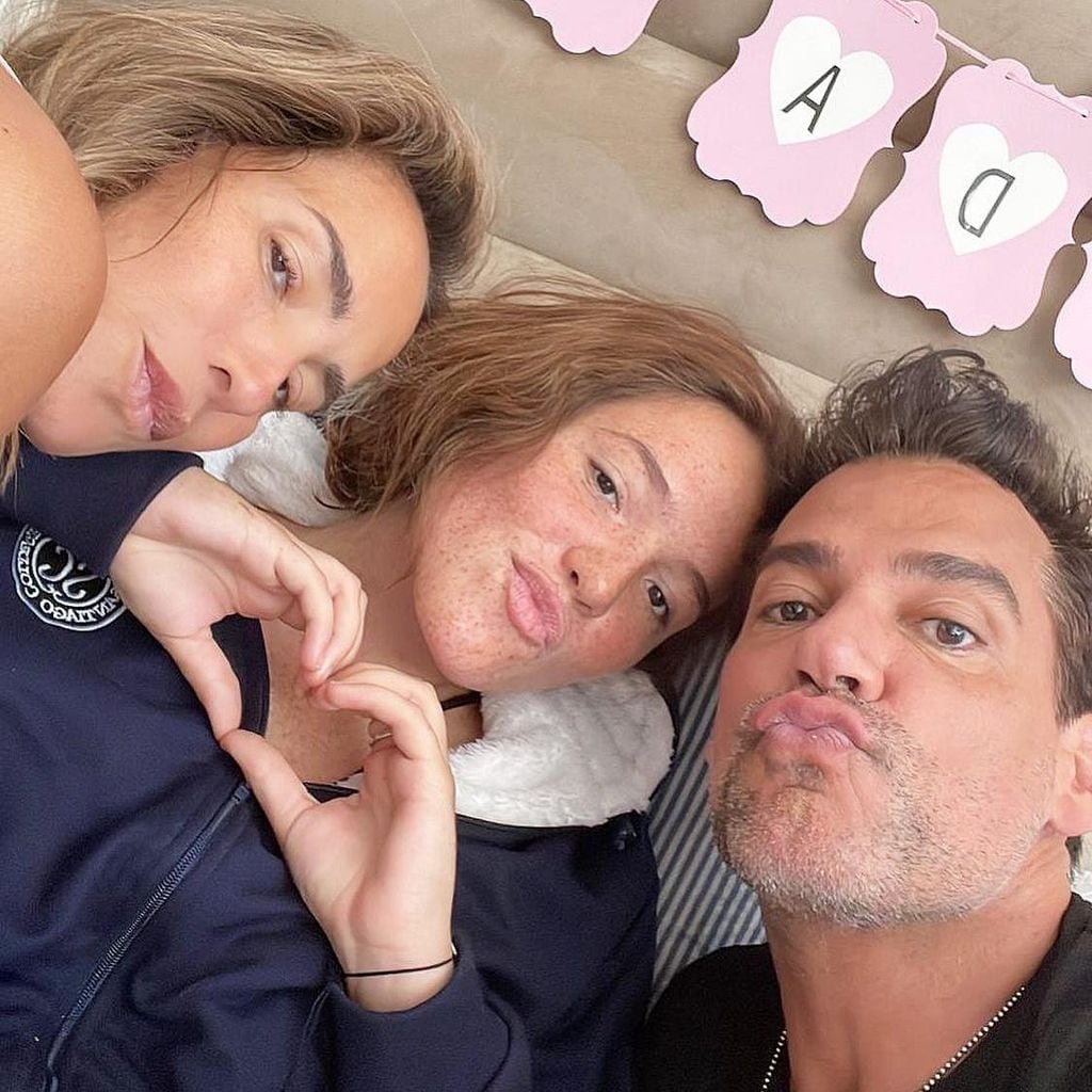 Angélica Castro, Cristian de la Fuente y su hija Laura