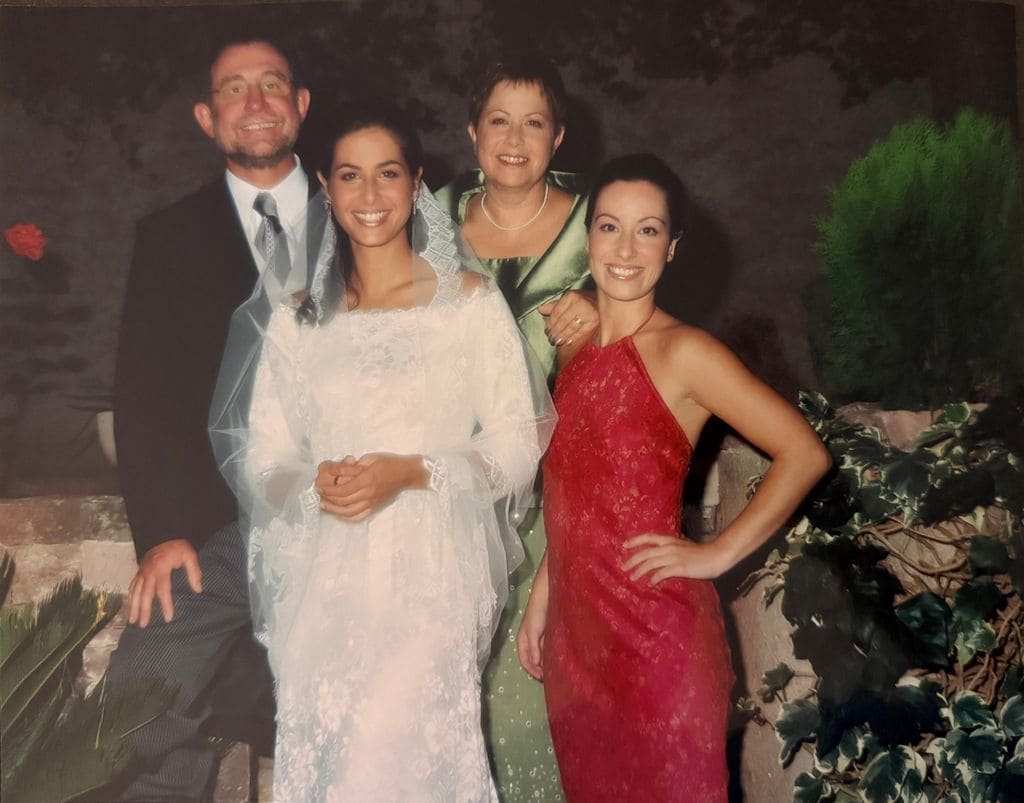 La boda de Nuria Roca y Juan del Val. 6 de octubre de 2000 en Valencia