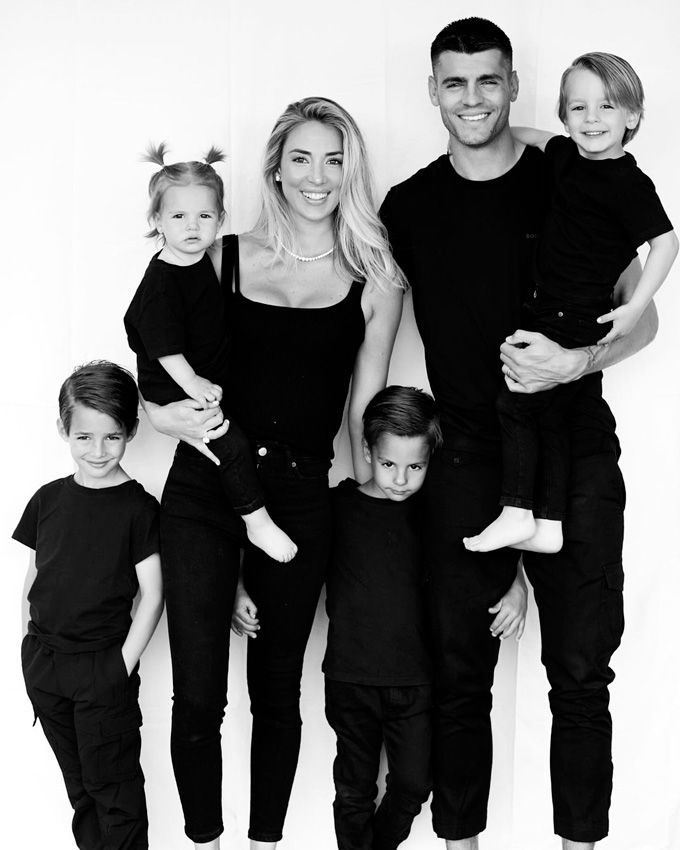 Alice Campello y Álvaro Morata con sus hijos