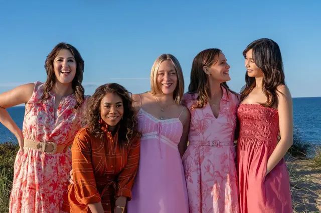 Hollis invitará a un fin de semana de sanación a cuatro mujeres que la han marcado en diferentes etapas de su vida