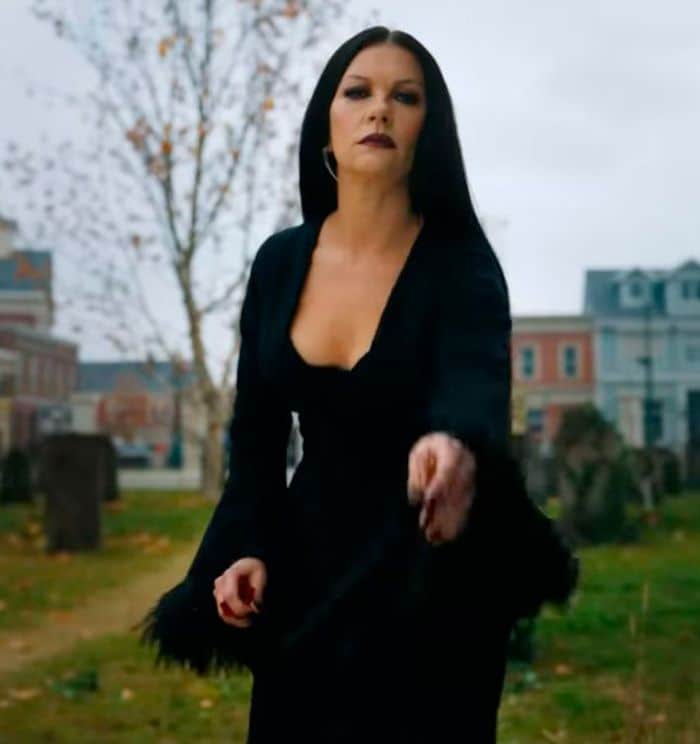 Catherine Zeta-Jones interpreta a Morticia en la nueva versión que prepara Netflix de 'La Familia Addams'