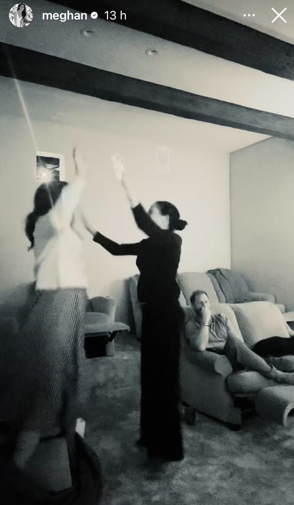 Meghan Markle se mostró con ánimo festivo tras la victoria de los Dodgers.