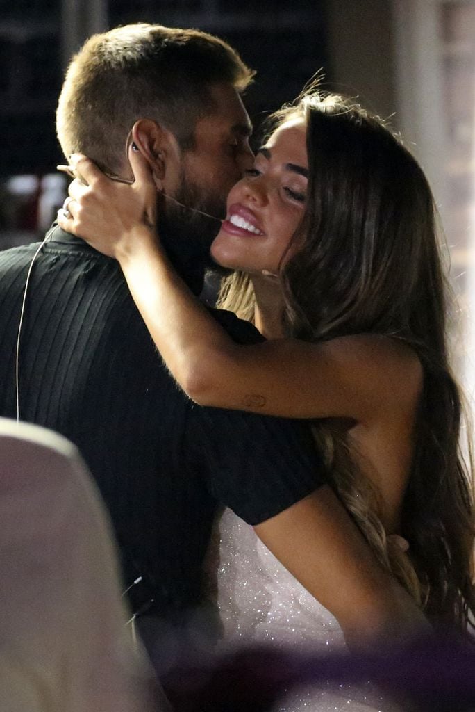 El romántico beso de Violeta y Fabio en la final de Supervivientes 2019