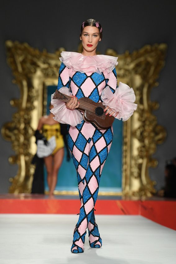 Jeremy Scott deja Moschino tras 13 años y te resumimos su legado