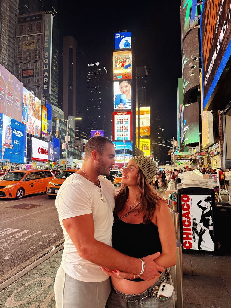 Claudia Martín y Carlos Said viven plenos su 'baby moon'