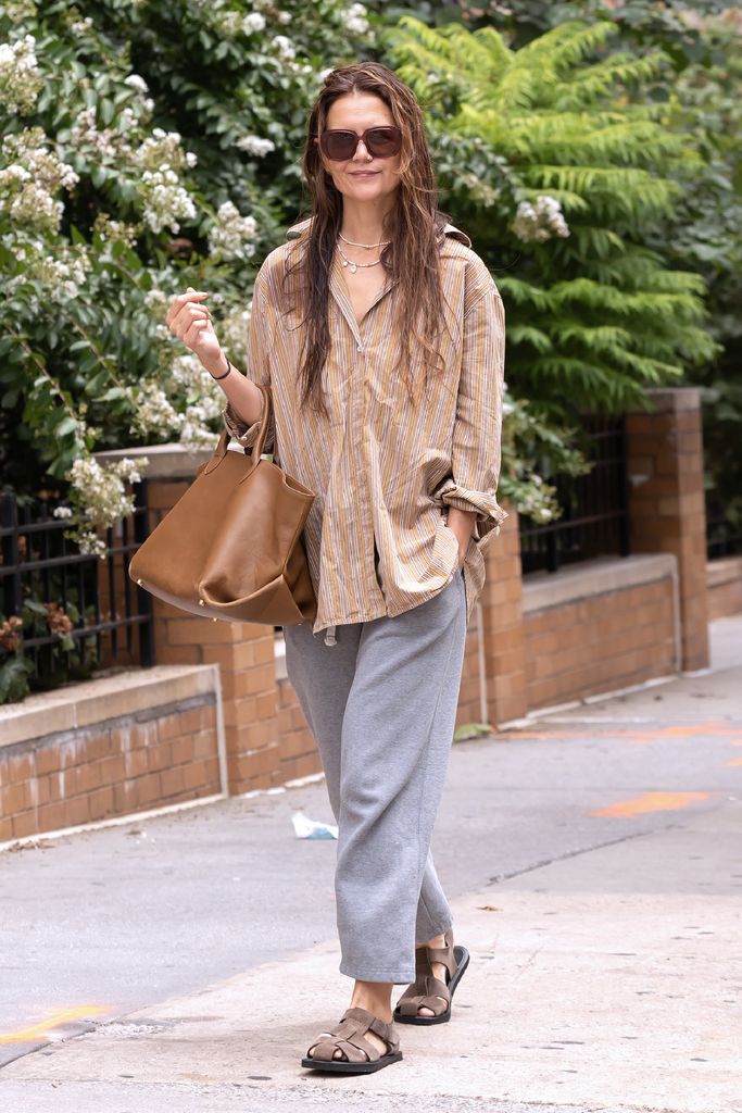 Los looks de verano y entretiempo de Katie Holmes que te inspirarán