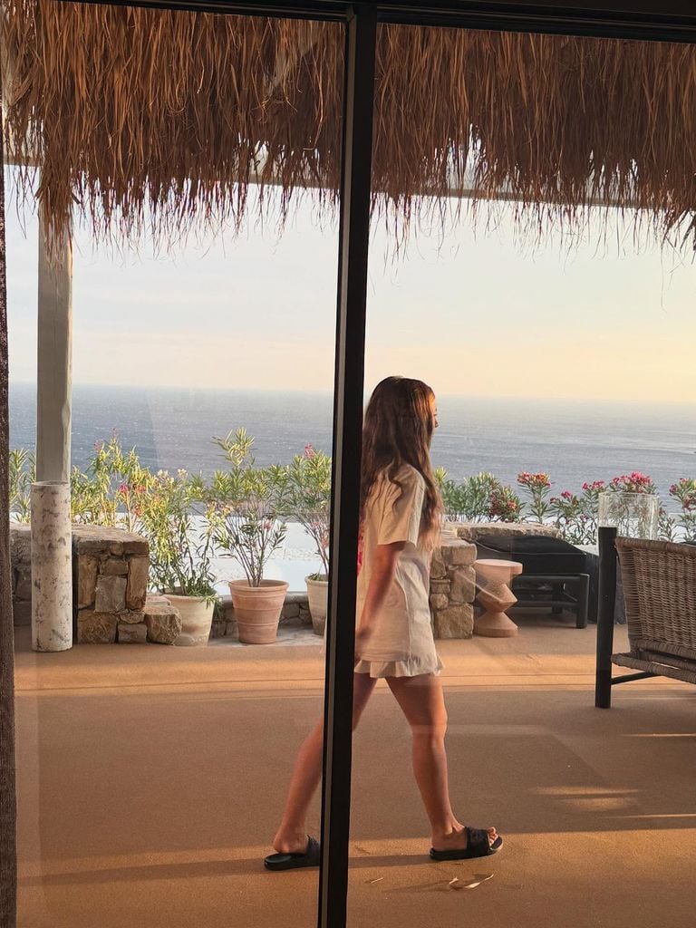 Laura Pausini compartió esta foto de su hija Paola, quien cumplió 12 años en febrero.
