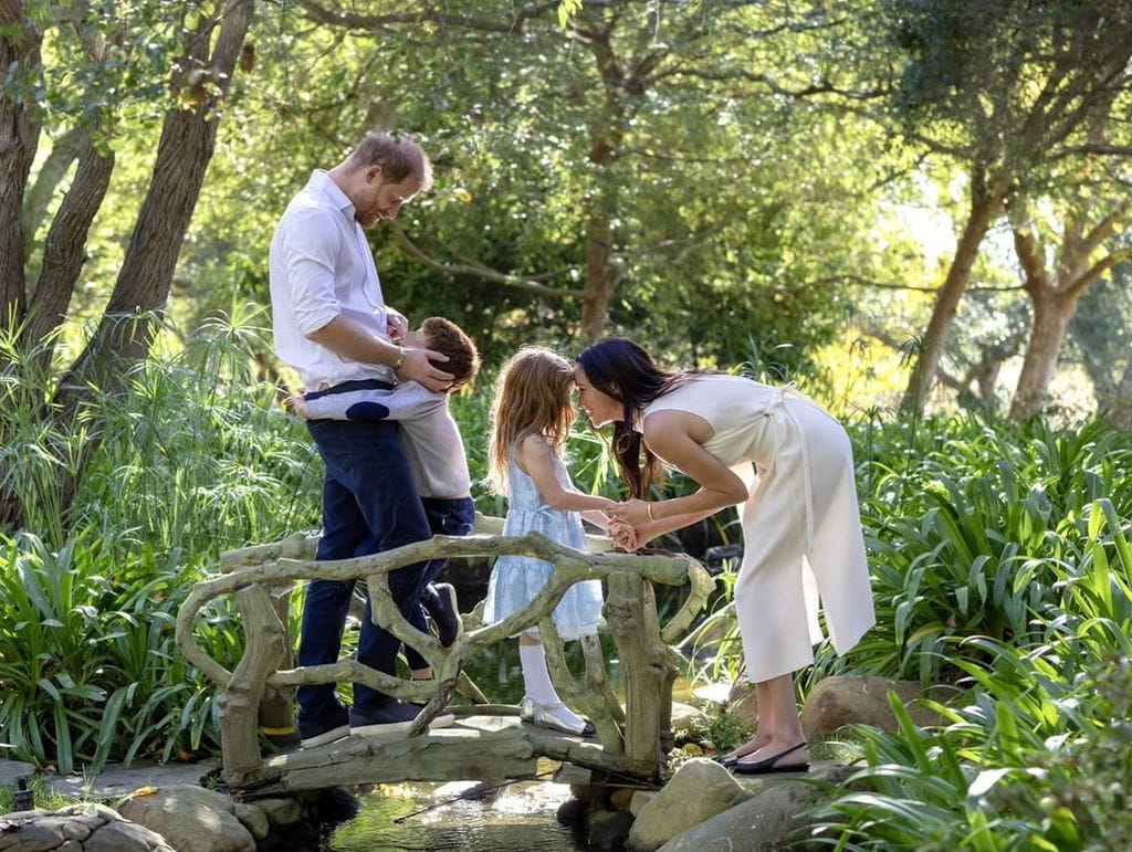 Meghan y Harry, con sus hijos