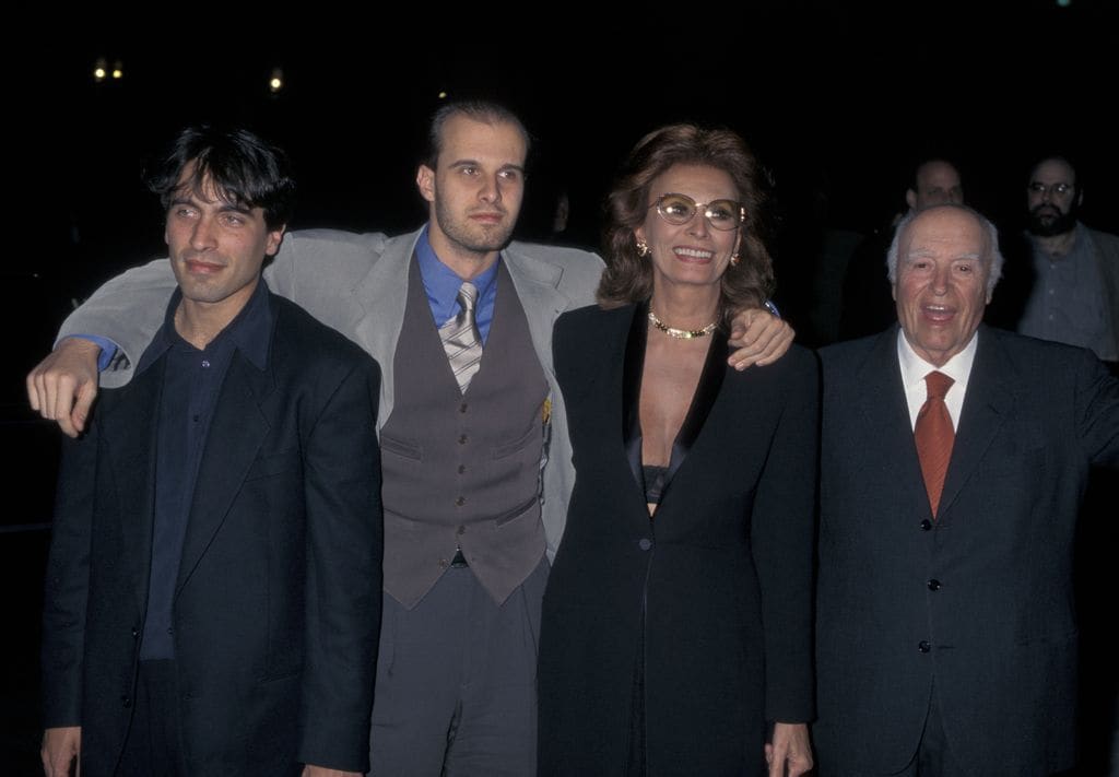 Sofia Loren y Carlos Ponti con sus dos hijos, Carlos Jr. y Edoardo