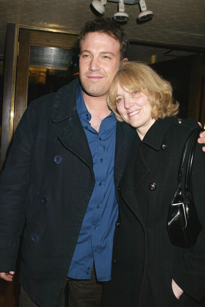 Ben Affleck y su mamá Chris Anne Affleck en la premiere de "Jersey Girl" en marzo de 2004.