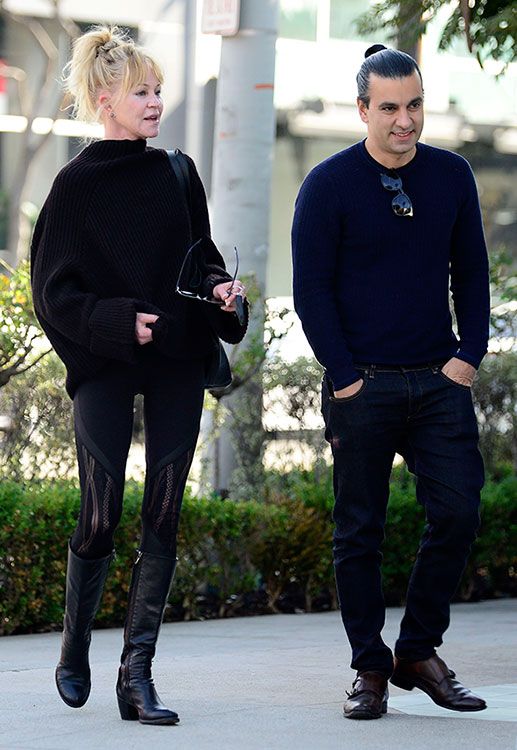 melanie griffith con un amigo