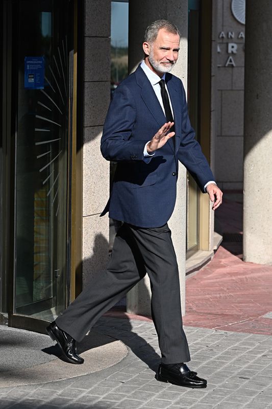 El rey Felipe acude al tanatorio para dar el último adiós a Manuel Barrós, exjefe de seguridad de la Casa Real 