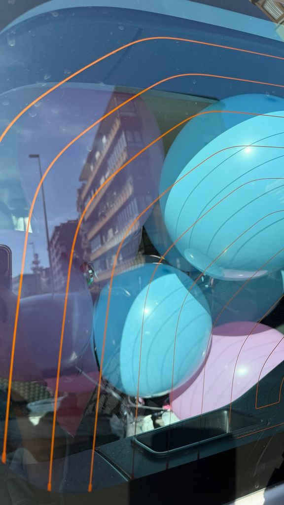 Los globos de diversos colores antes de la 'gender reveal party'