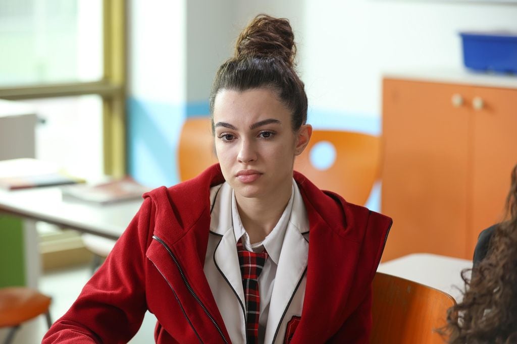 Avance de 'Hermanos': Asiye se desilusiona mucho cuando Ayaz le cuenta cuáles fueron sus primeras intenciones hacia ella 