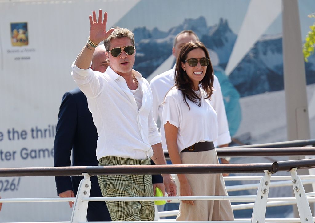 Brad Pitt y su pareja, Inés de Ramón, en el Festival de Venecia