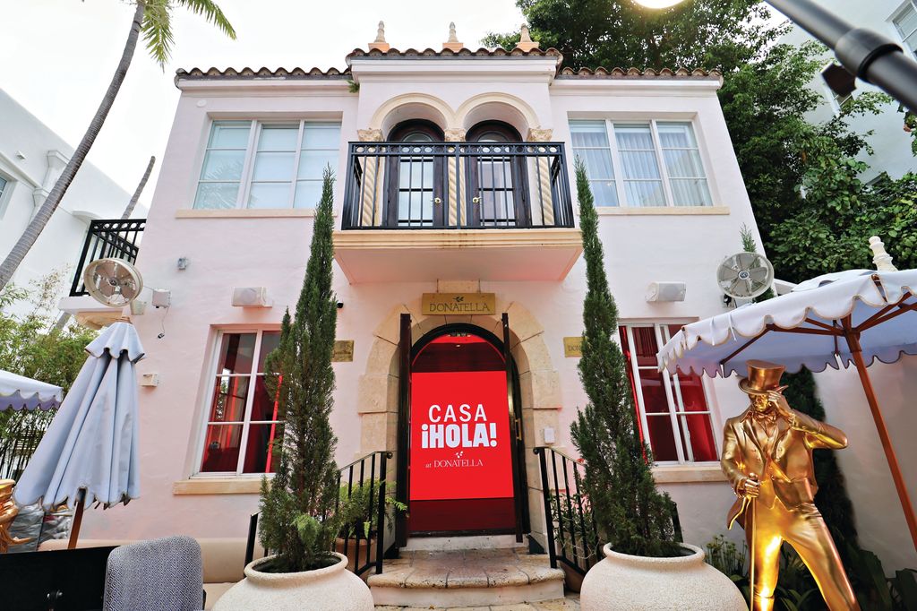 Cada elemento, desde la música hasta la gastronomía, contribuyó a una velada donde la conexión y el bienestar fueron protagonistas en Casa ¡HOLA! at Donatella