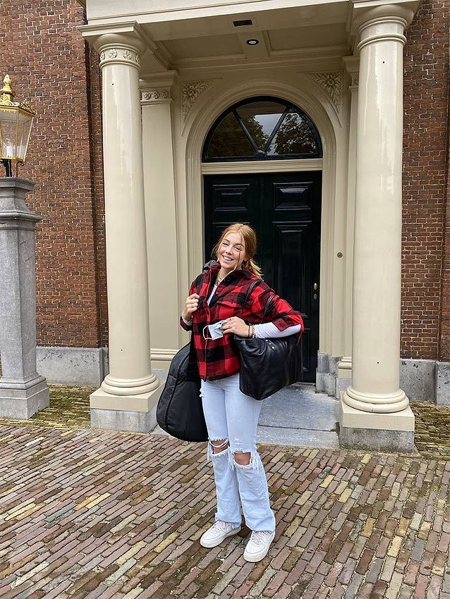 Alexia de Holanda se dirige a Gales