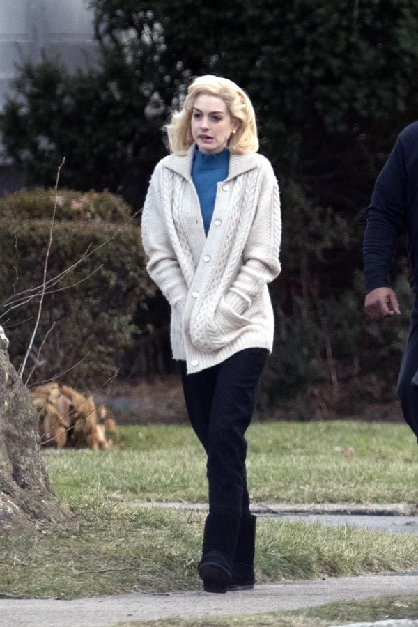 anne-hathaway-rubia