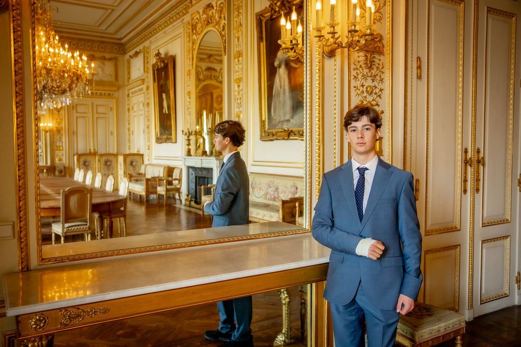 Palacio Real Bruselas durante el viaje que hizo en primavera con la Guardia Juvenil de Bulgaria, que fue invitada a participar en consejos y comisiones europeas. Los participantes conocieron el papel de la monarquía belga, la estructura del Estado federal y la interacción entre las instituciones.
